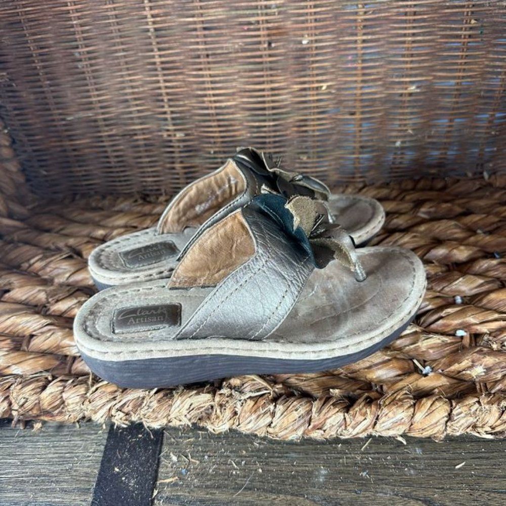 CLARKS‎ Artisan Womens 7 Latina Samba 31603 Floral Flower Wedge Thong Sandals